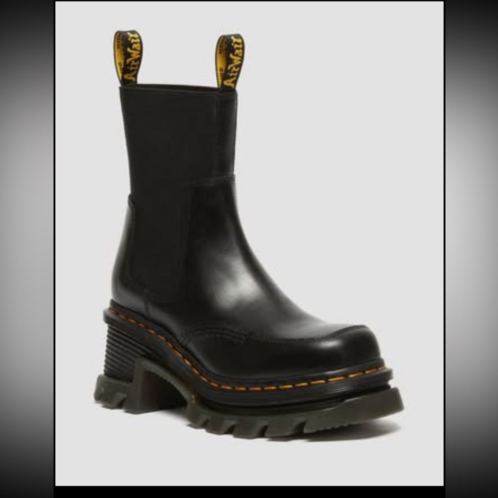 Dr Martens Chelsey boots size 10